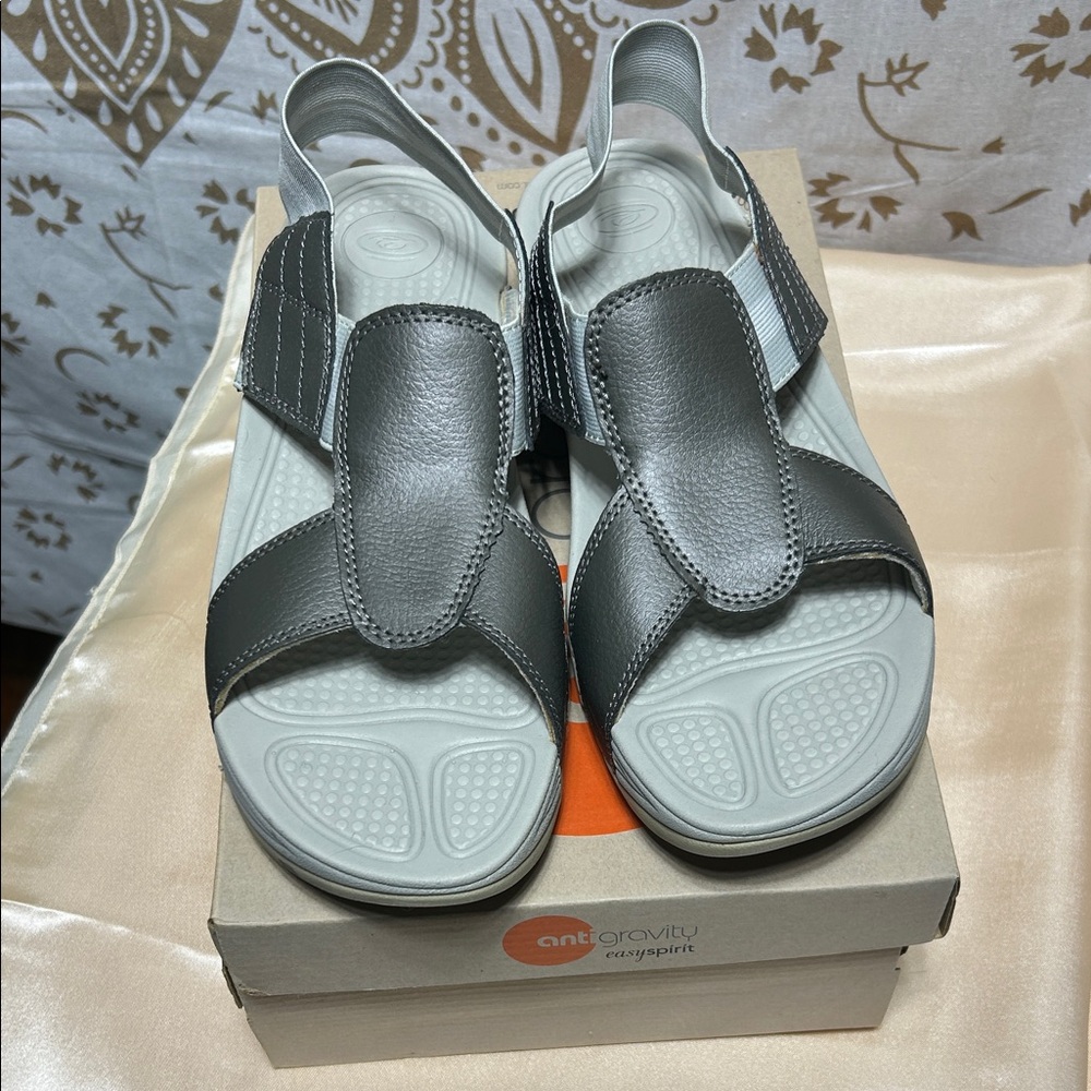 Easy Spirit anti gravity women’s Sandals
